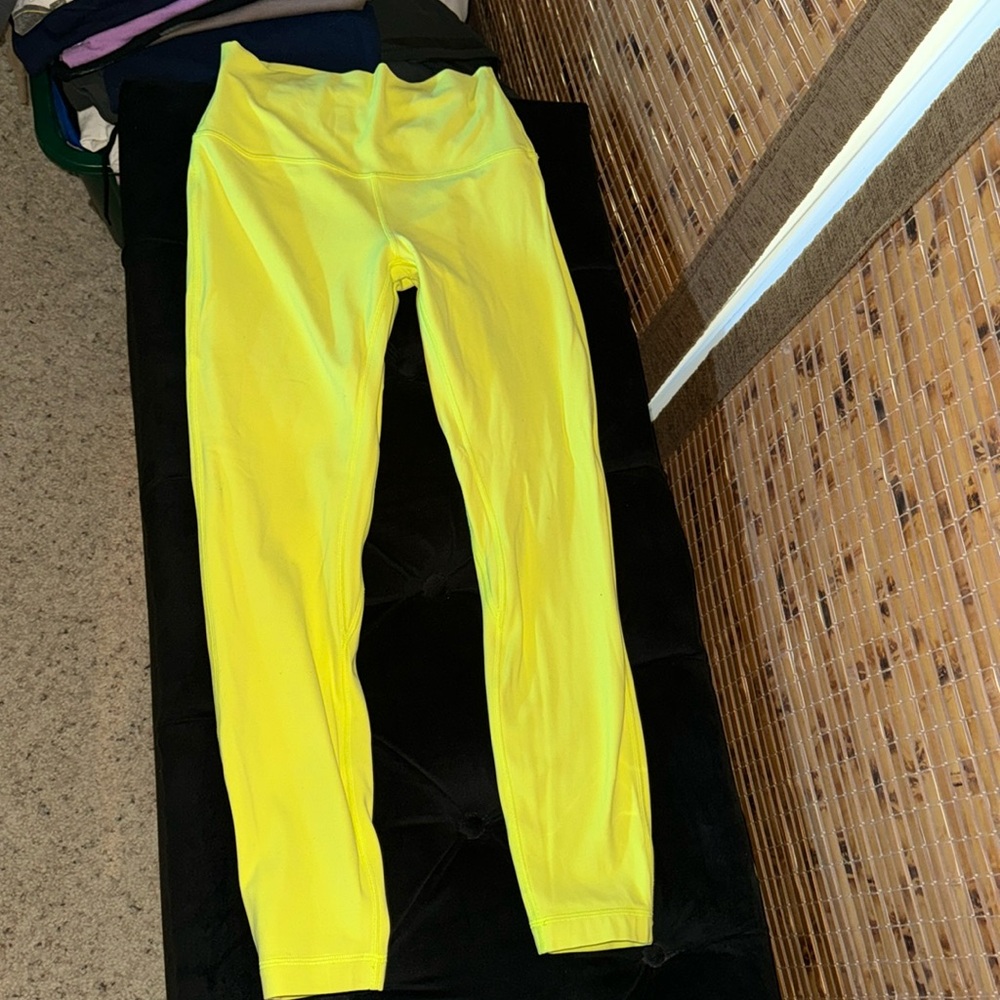 Lululemon double lined “ like new” align leggings size 6